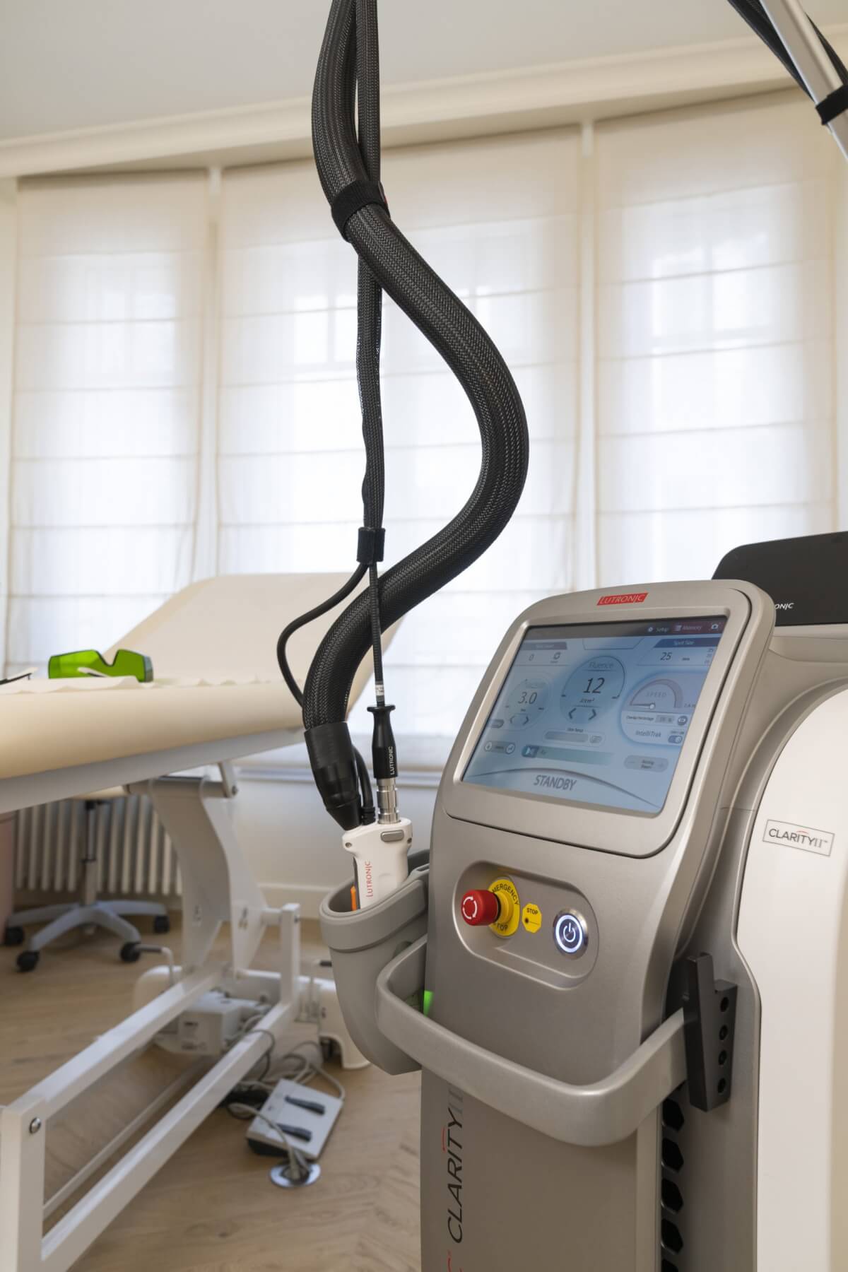 Docteur Marine HITIER - épilation définitive au laser à Annecy